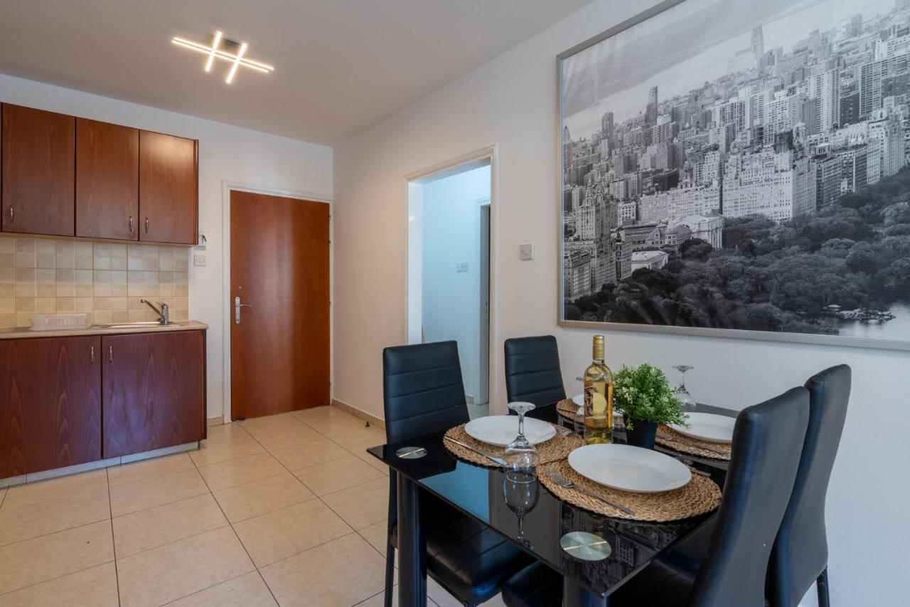 Mia 1-Bedroom Apartment In Larnaka Exterior foto